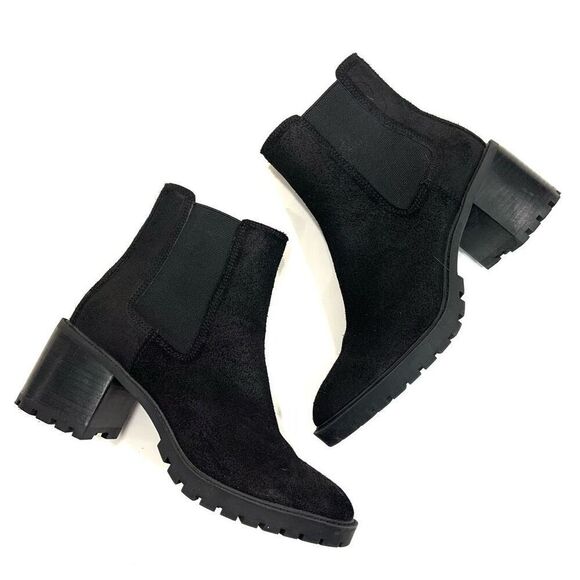 VINCE CAMUTO Henderson Chelsea Lug Sole Boots (Sz 38.5) - Picture 2 of 9